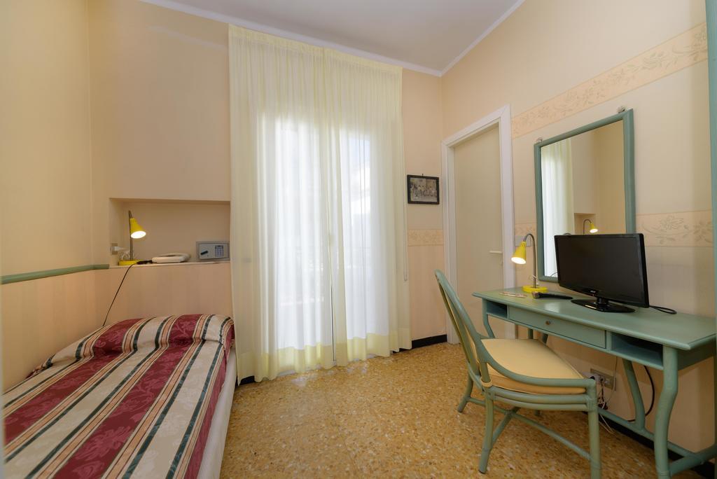 Hotel Morchio Mhotelsgroup Diano Marina Exterior photo
