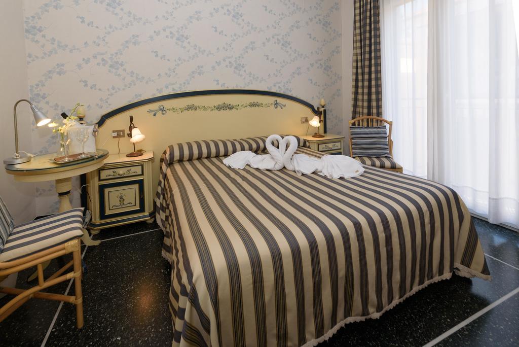 Hotel Morchio Mhotelsgroup Diano Marina Exterior photo
